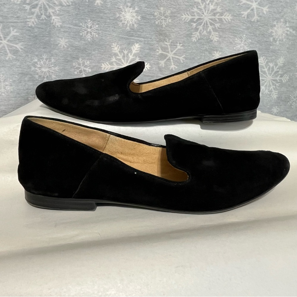 Naturalizer Black suede women’s flats size 9N